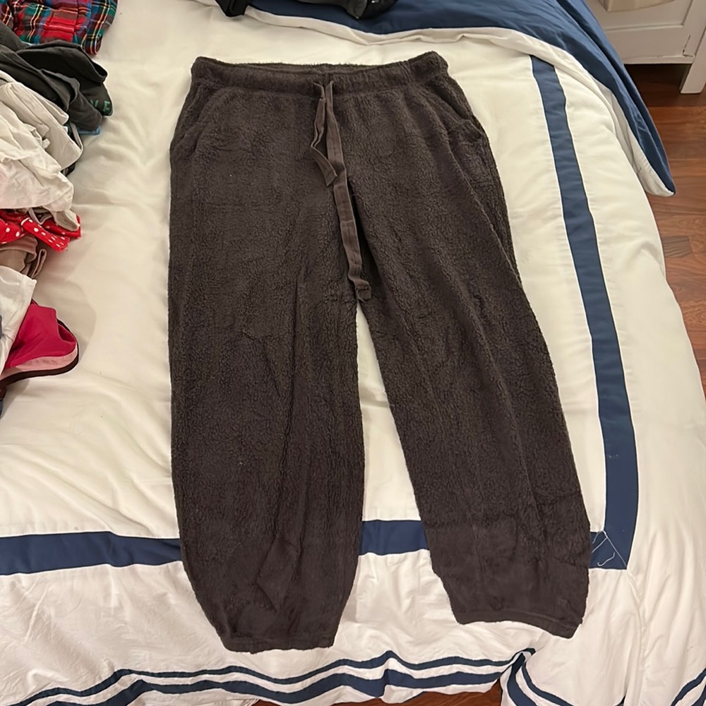 Womens AE fleece joggers